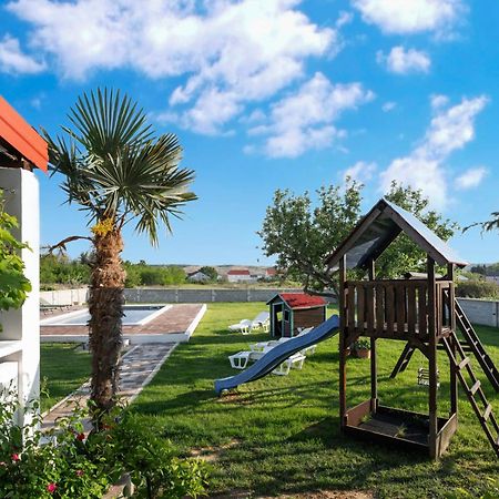 House Rose With Garden And Pool Villa Ljubač Exteriör bild