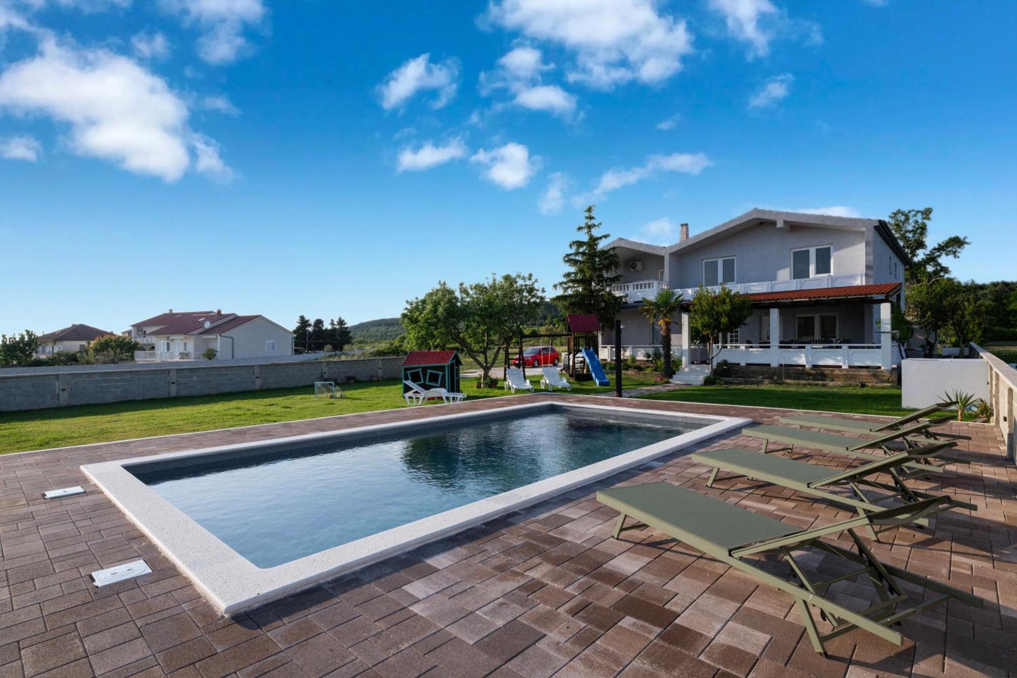 House Rose With Garden And Pool Villa Ljubač Exteriör bild