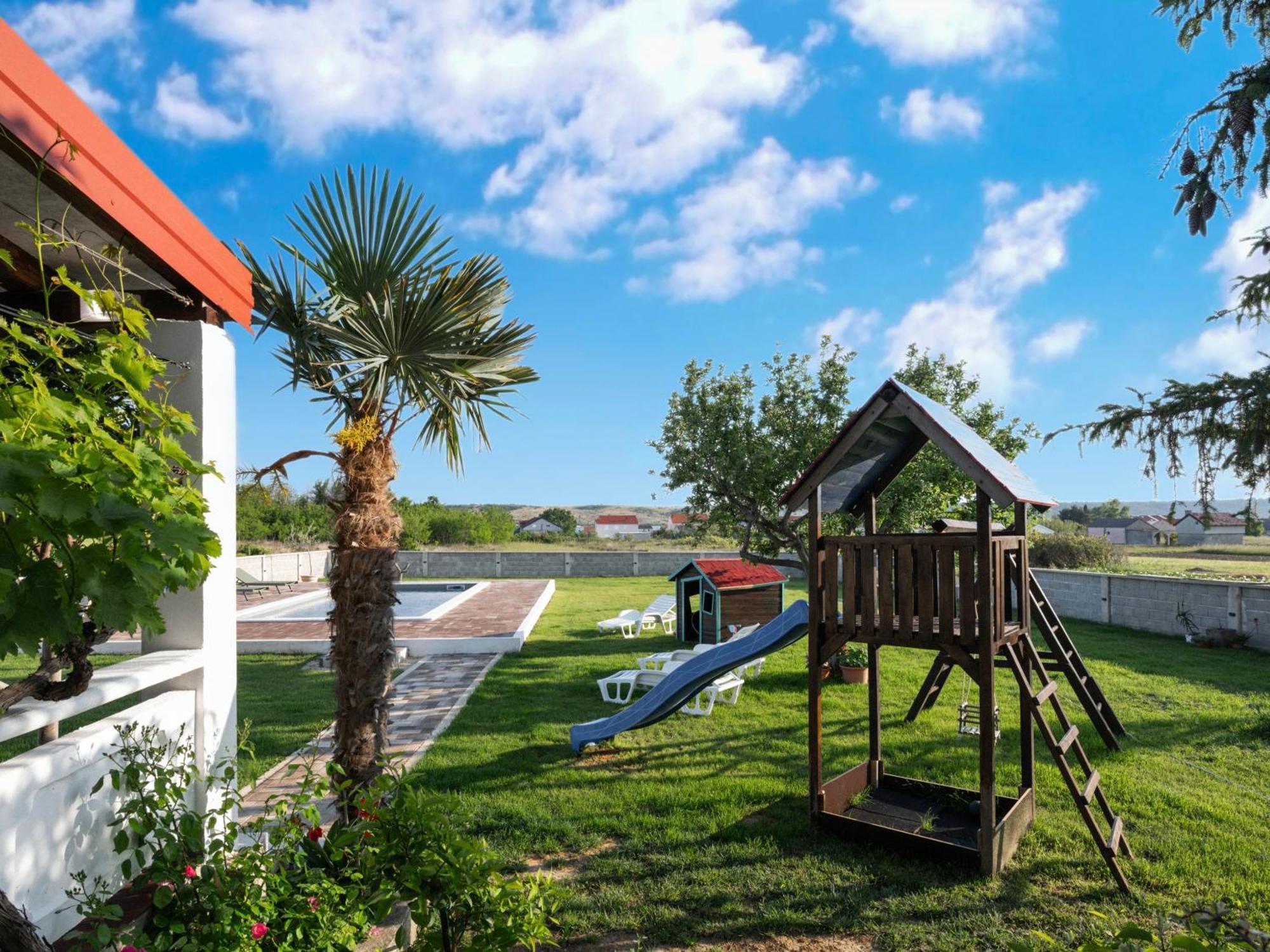 House Rose With Garden And Pool Villa Ljubač Exteriör bild